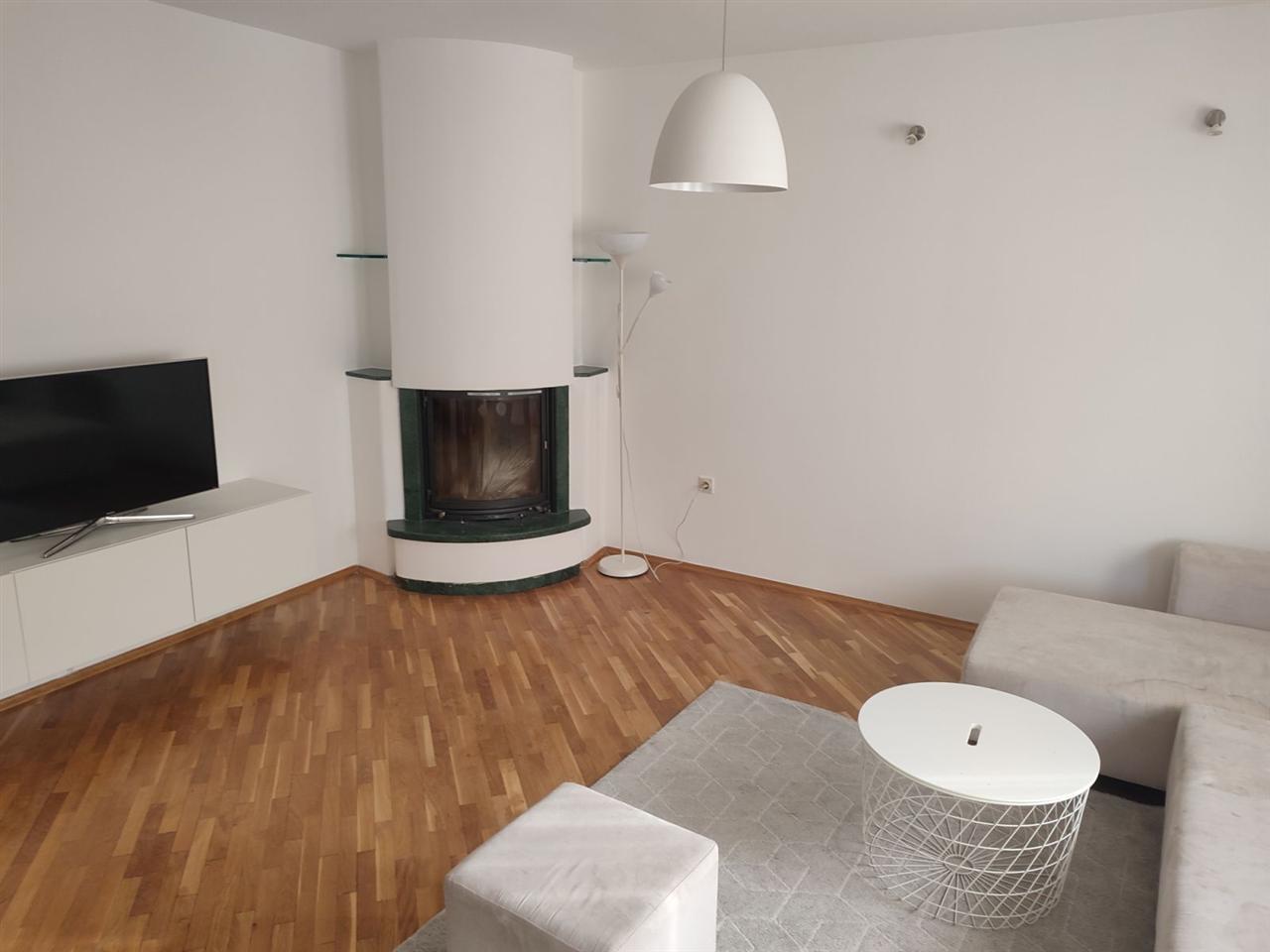 I am renting a great apartment in the center