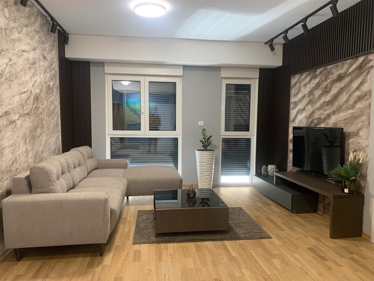 Se izdava luksuzen stan vo Centar od 60m2