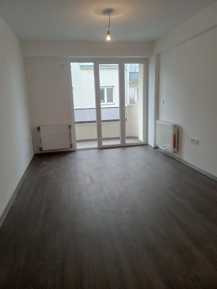 Se izdava prazen stan so kujna 46m2,centar,karsi Vero Jumbo