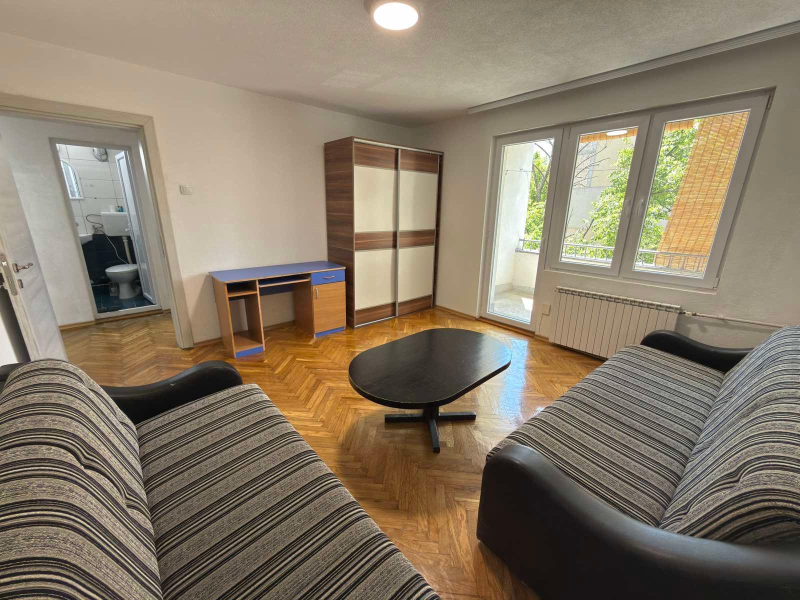 Se Izdava dvosoben stan 57m2 Karpos 2 kaj Fakultetite
