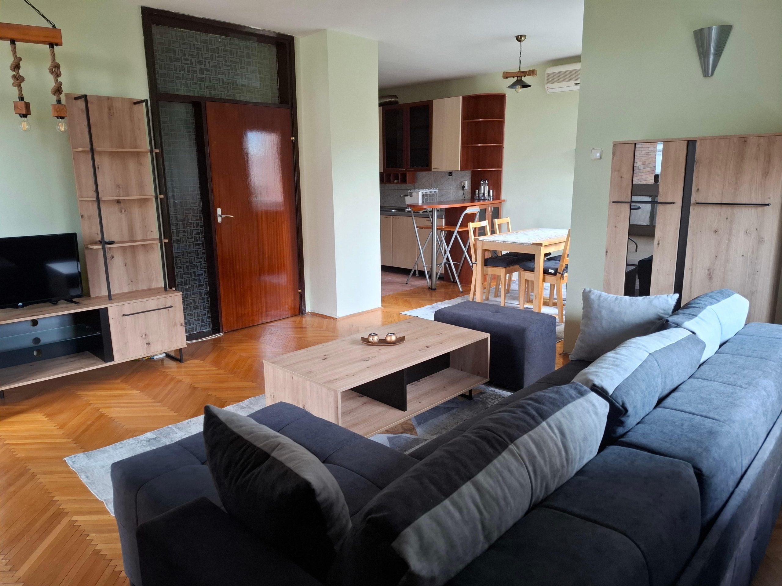 APARTMENT FOR RENT IN THE CENTER