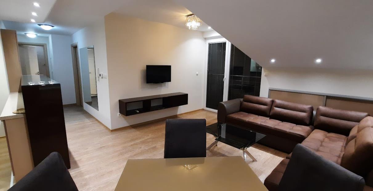 Ekstra Trosoben stan od 71m2 vo Kozle
