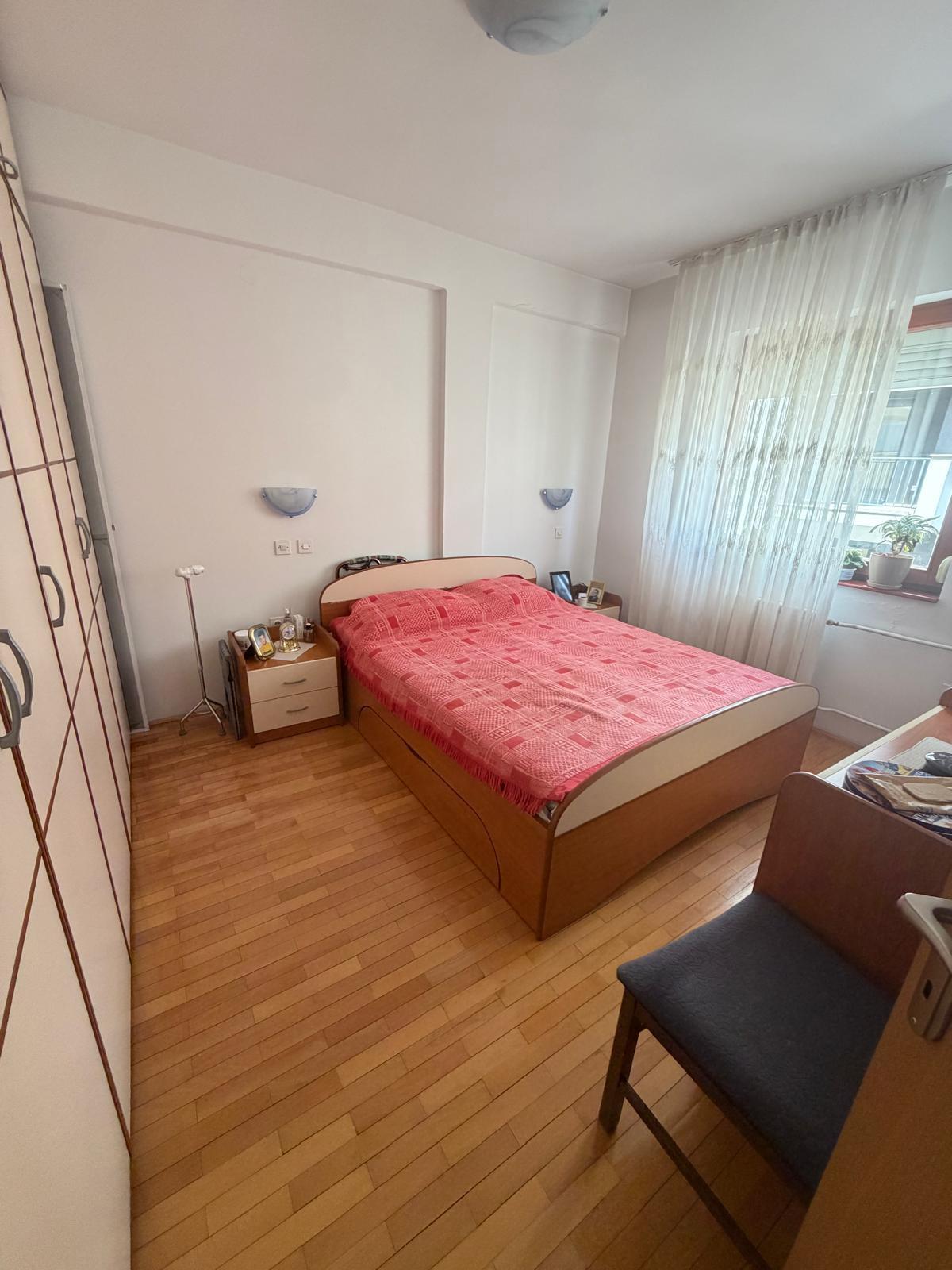 Se izdava stan 58m2 vo centar katolicka