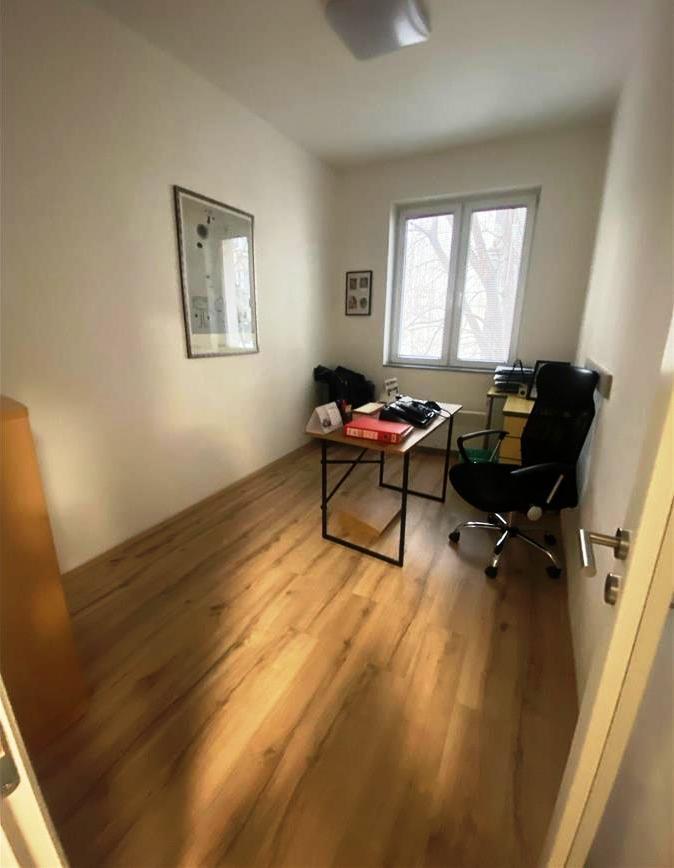 We rent or sell office space 46m2 Center