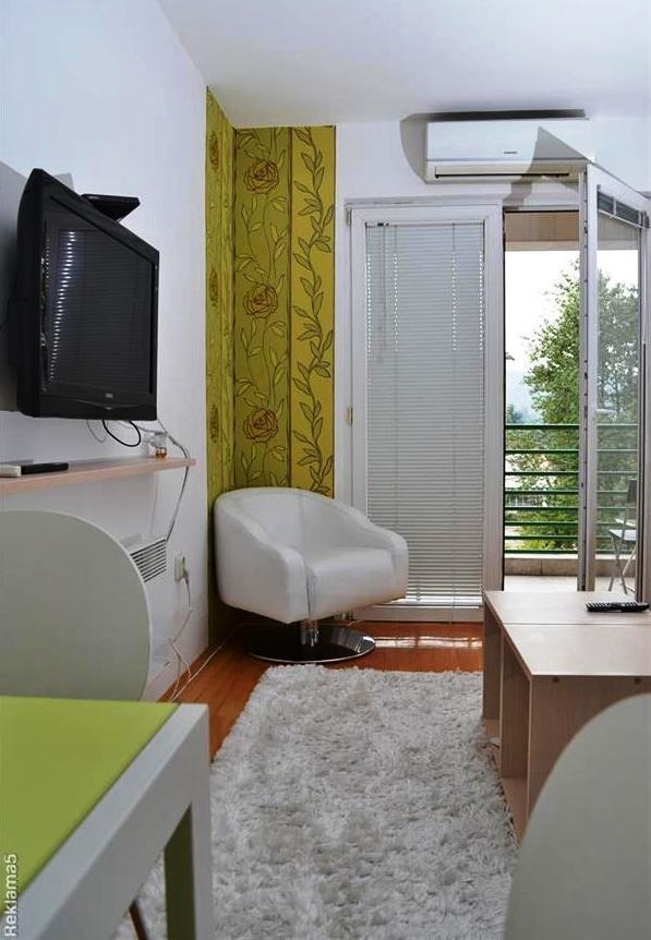 We rent a 40m2 apartment in Vlae