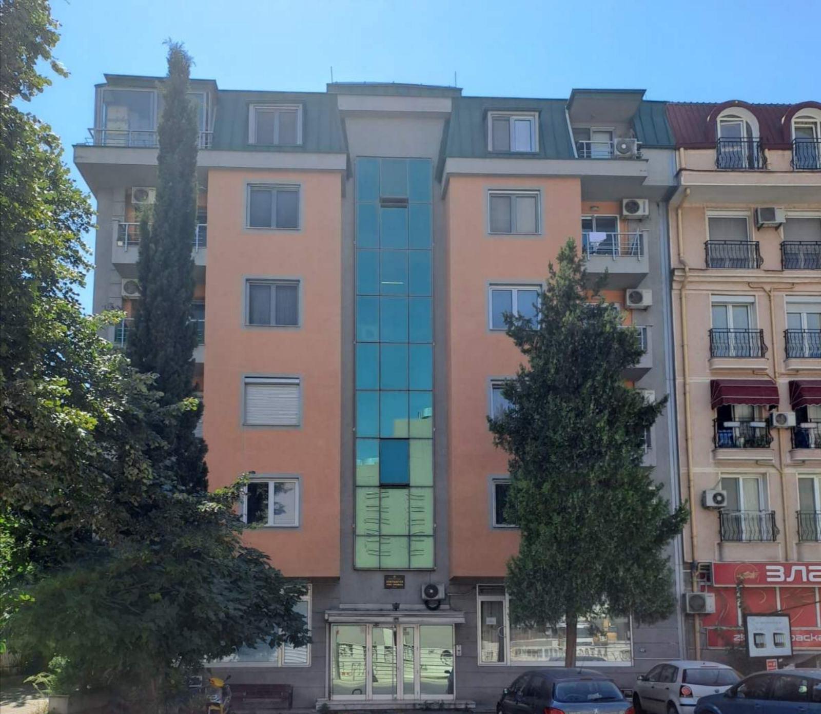 BRIGHT APARTMENT OPPOSITE DIAMOND MALL