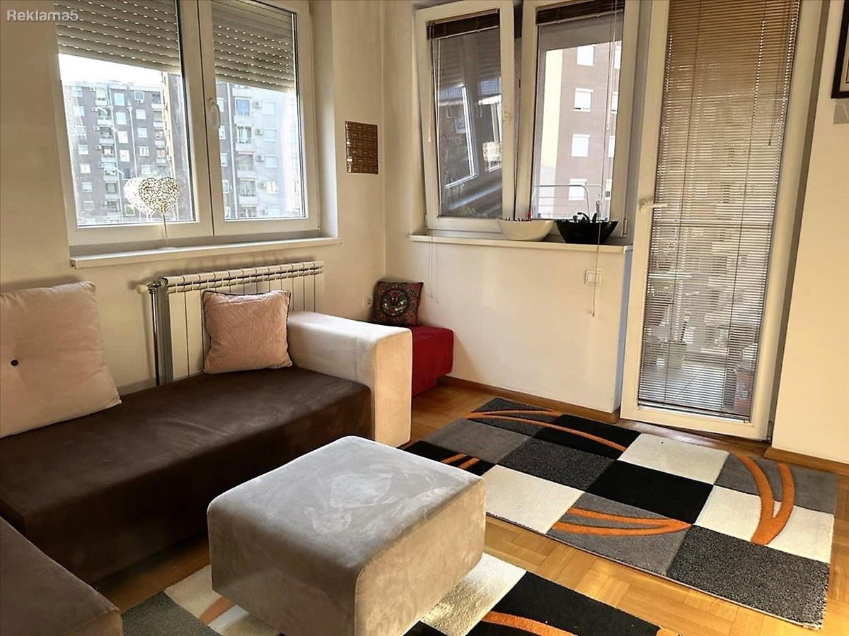 Studio apartment for rent in Aerodrom