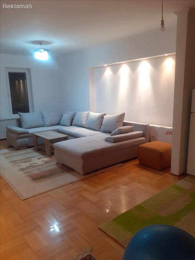SE IZDAVA STAN VO TAFTALIDZE 1,ZA POVEKE NAMENI