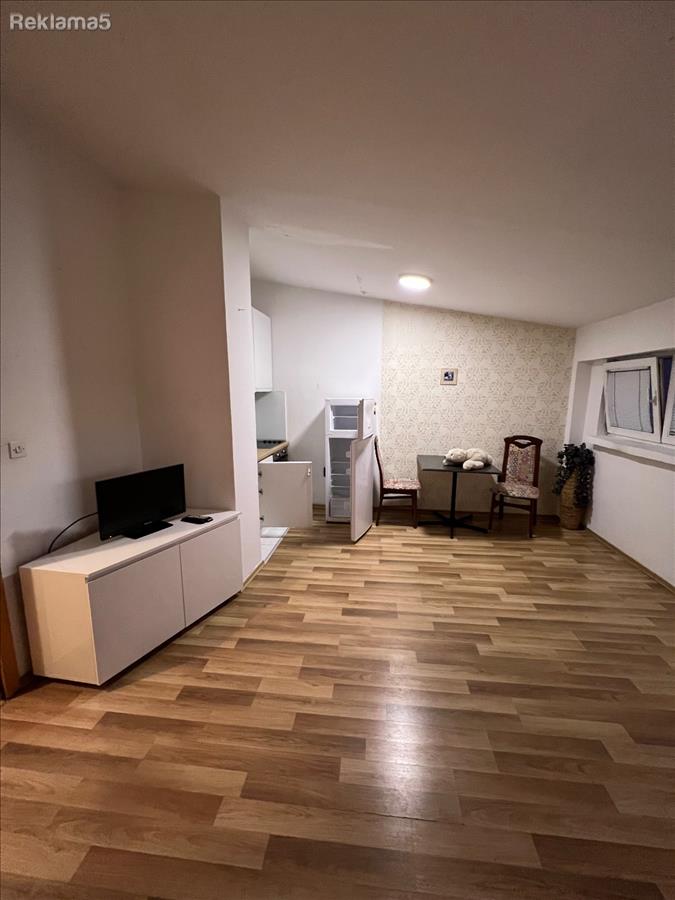 Se Izdava Namesteno Studio vo Karpos 4