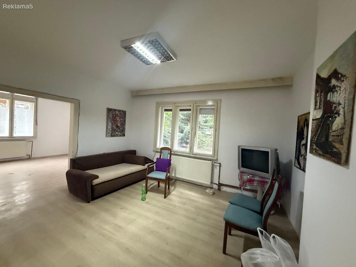 Dharma Doma rents an apartment in Center - Spring!