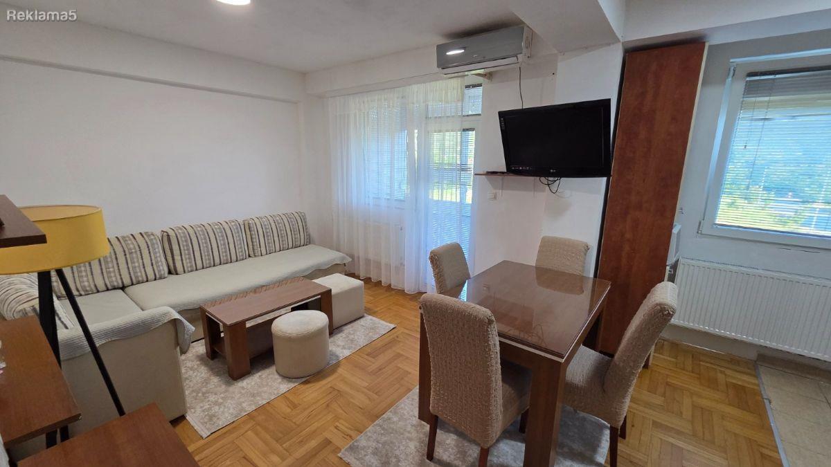 Izdavam Nov Dvosoben Stan 42 m2 Gjorce Petrov