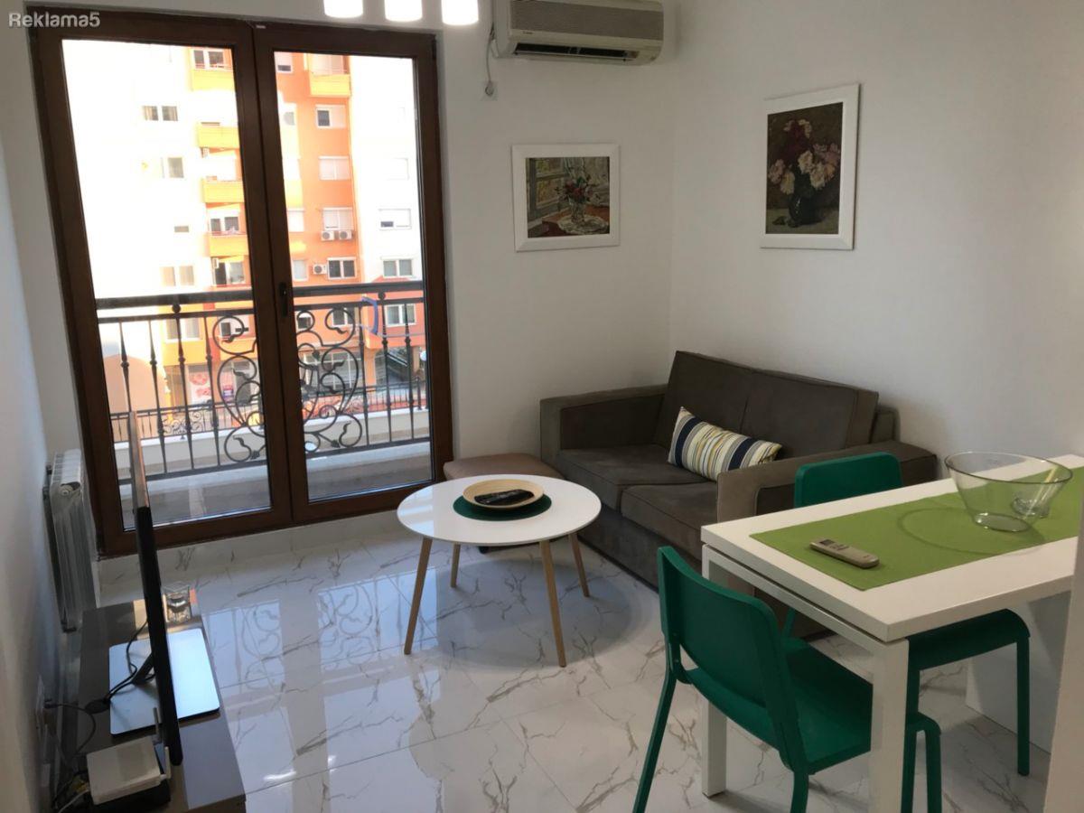 NOV LUX DVOSOBEN STAN 40m2 FLAT IRON