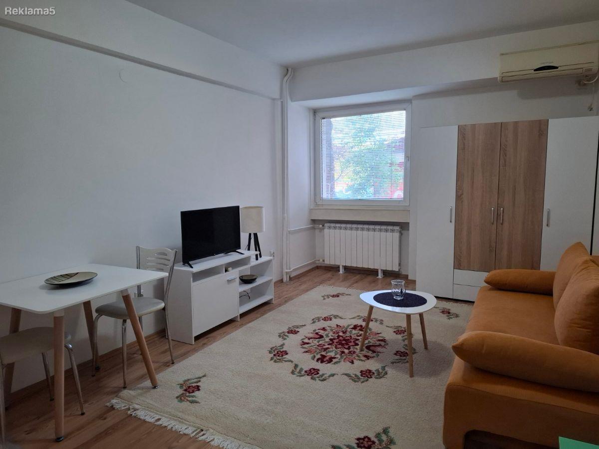Se izdava namestena garsonjera vo Kapistec 24m2 renovirana