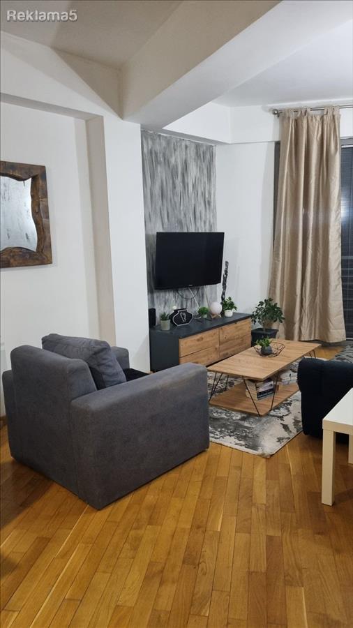 Izdavam NOV STAN 45M2,ODLICNO NAMESTEN,CENTAR,DEBAR MAALO,