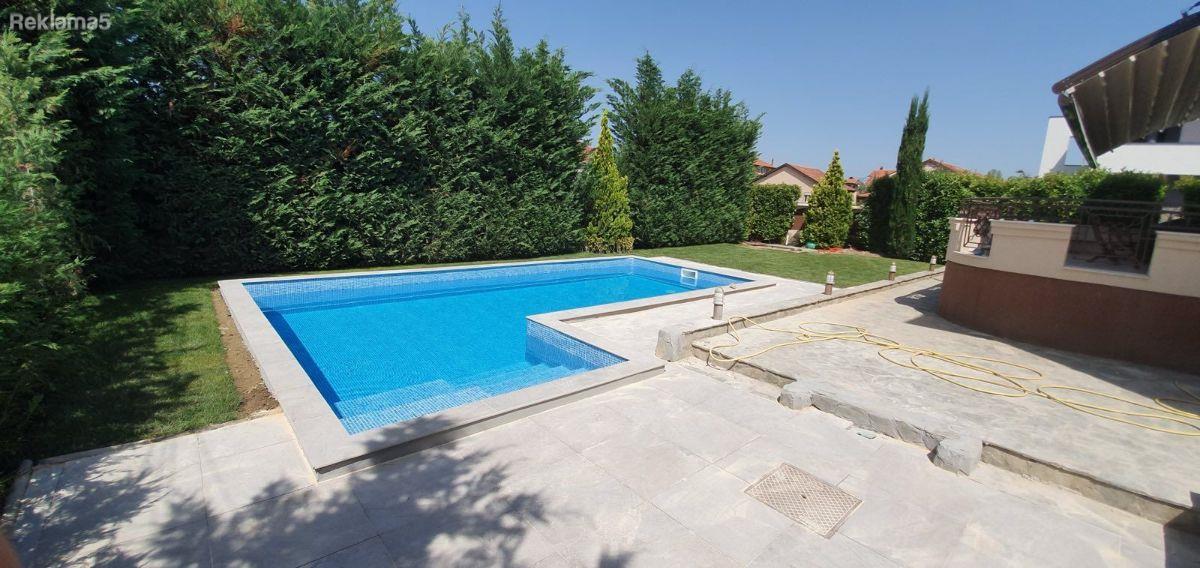 Nova lux kukja 350m2 so bazen i 800m2 dvor vo Bardovci