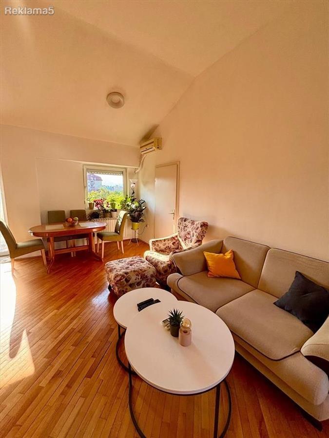 We are renting a 60m2 three-bedroom apartment next to Pestaloci