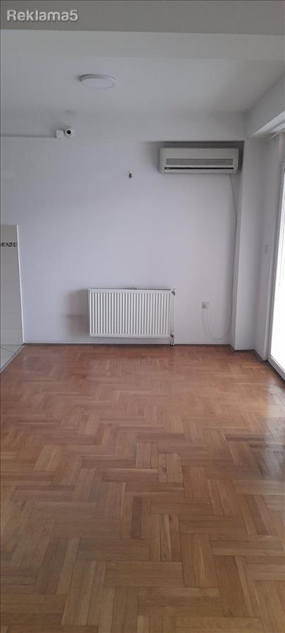 Izdavame praz stan od 70m2 vo Centar, D.Maalo