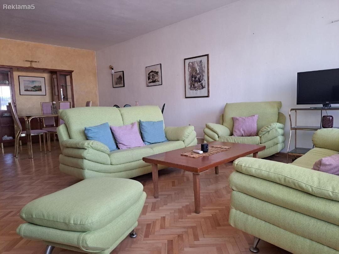 We are renting a 190m2 three-bedroom house in Vlae