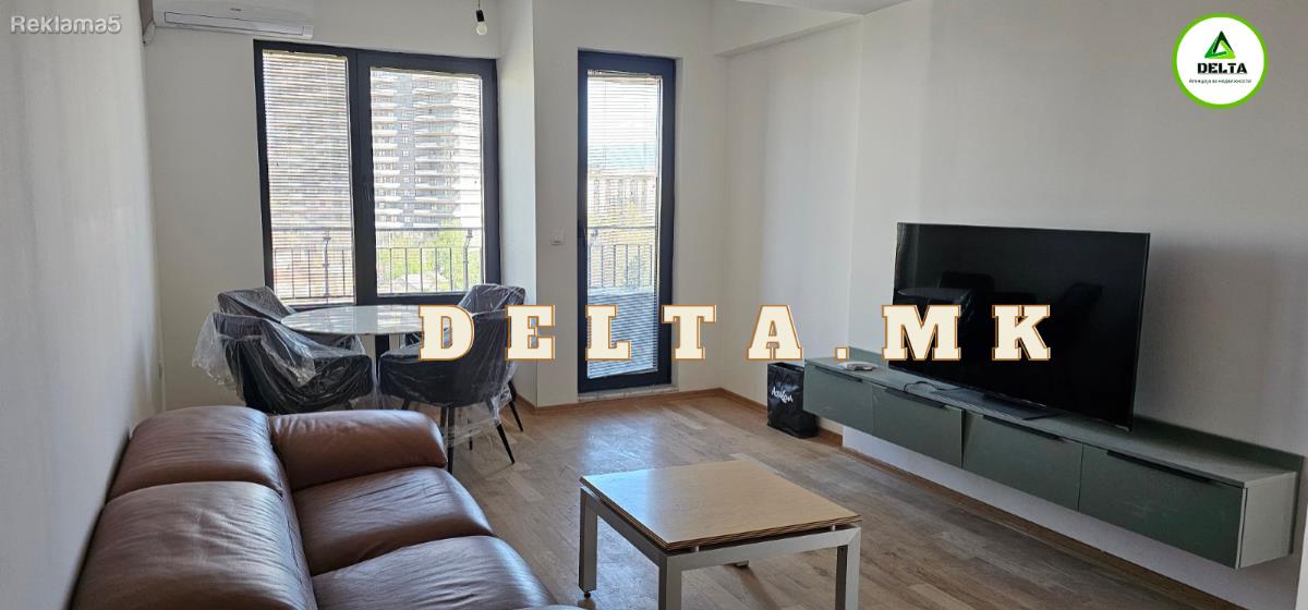 UNINHABITED THREE-ROOM APARTMENT IN THE CENTER