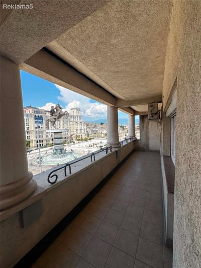 Apartment of 85 m² on Ploštad Makedonija