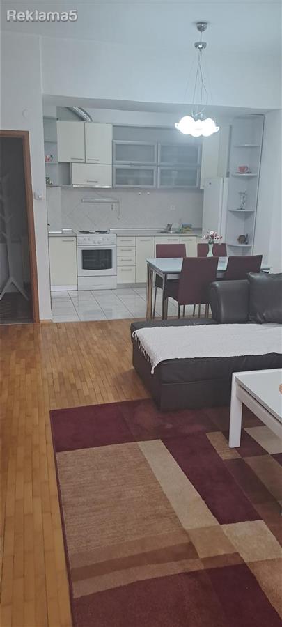 SE IZDAVA DVOSOBEN NAD KOMERCIJALNA BANKA LEPTOKARIJA KARPOS