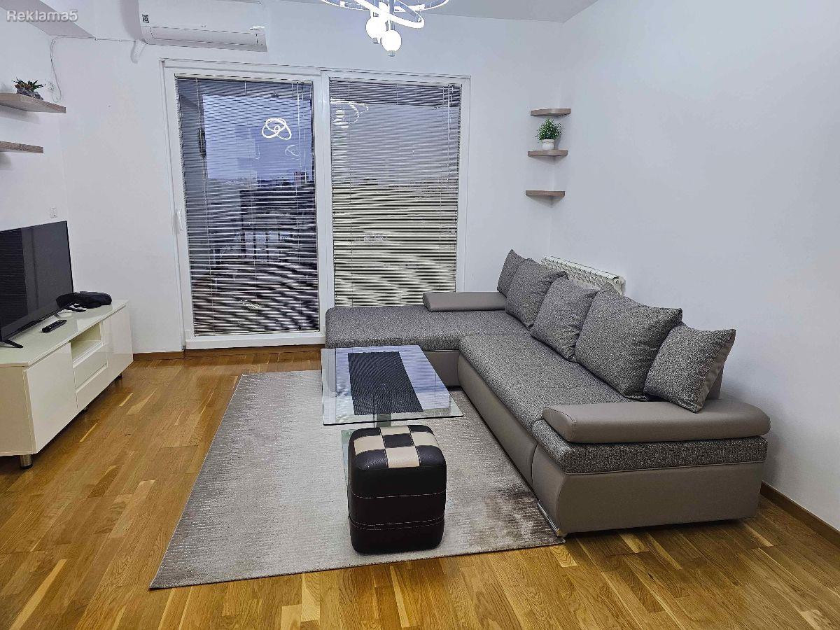 Se izdava nov dvosoben stan vo Karpos 3, City Garden