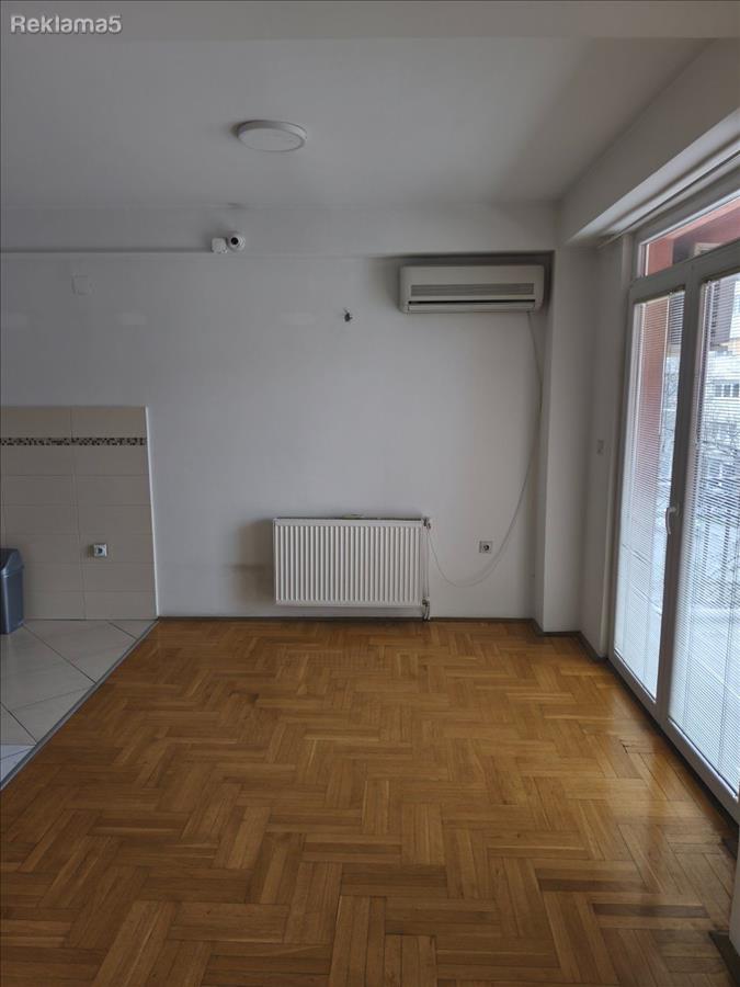 Trosoben stan vo centar kaj Broz Kafe