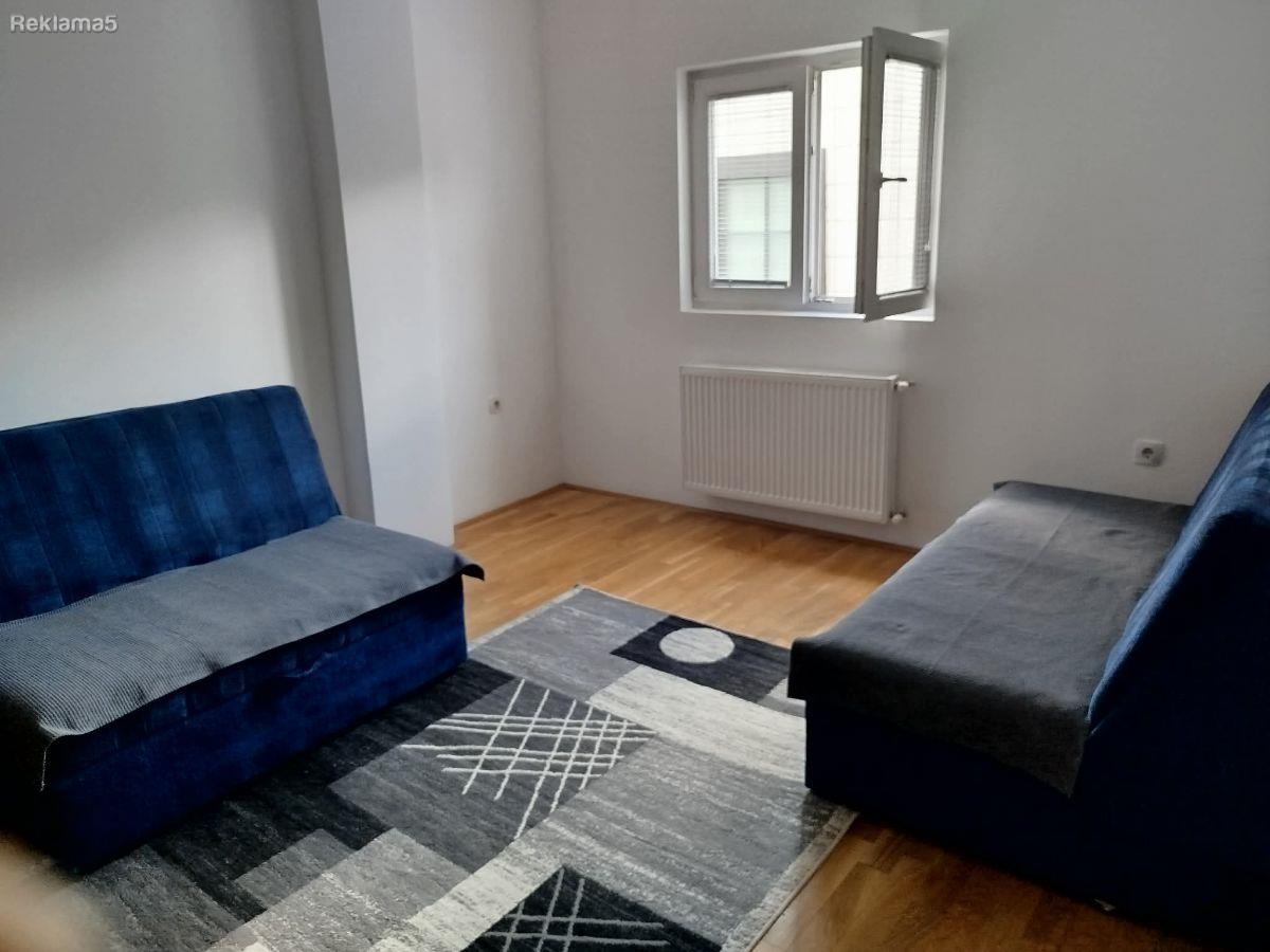 I am renting a two-room apartment next to the Clinical Center