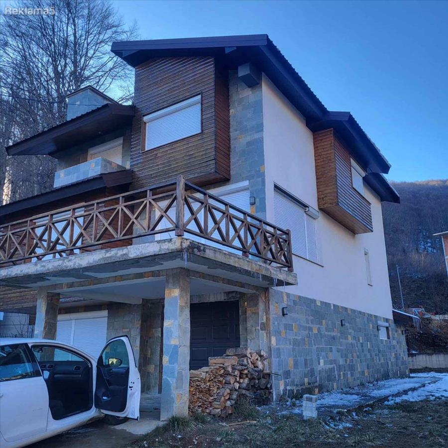 House for sale in Mavrovo of 235 m²
