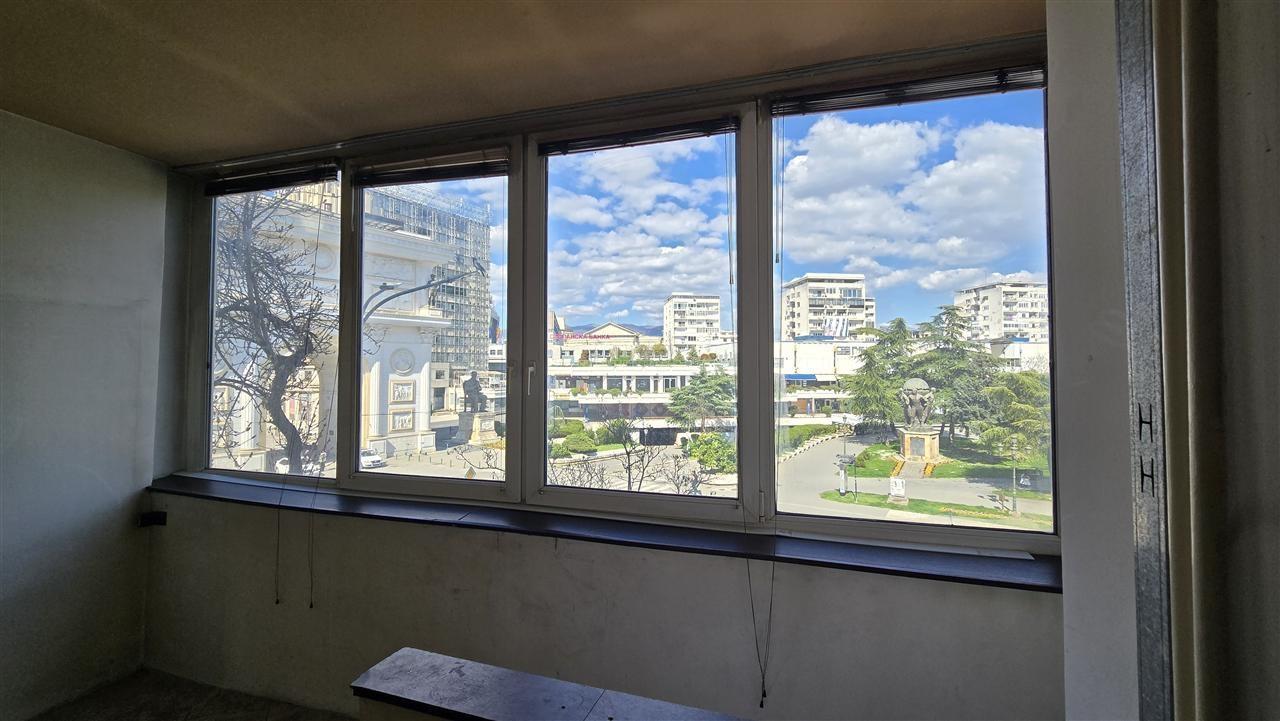 An apartment of 88m² is for sale in the strict Center with a view of Triumfalna