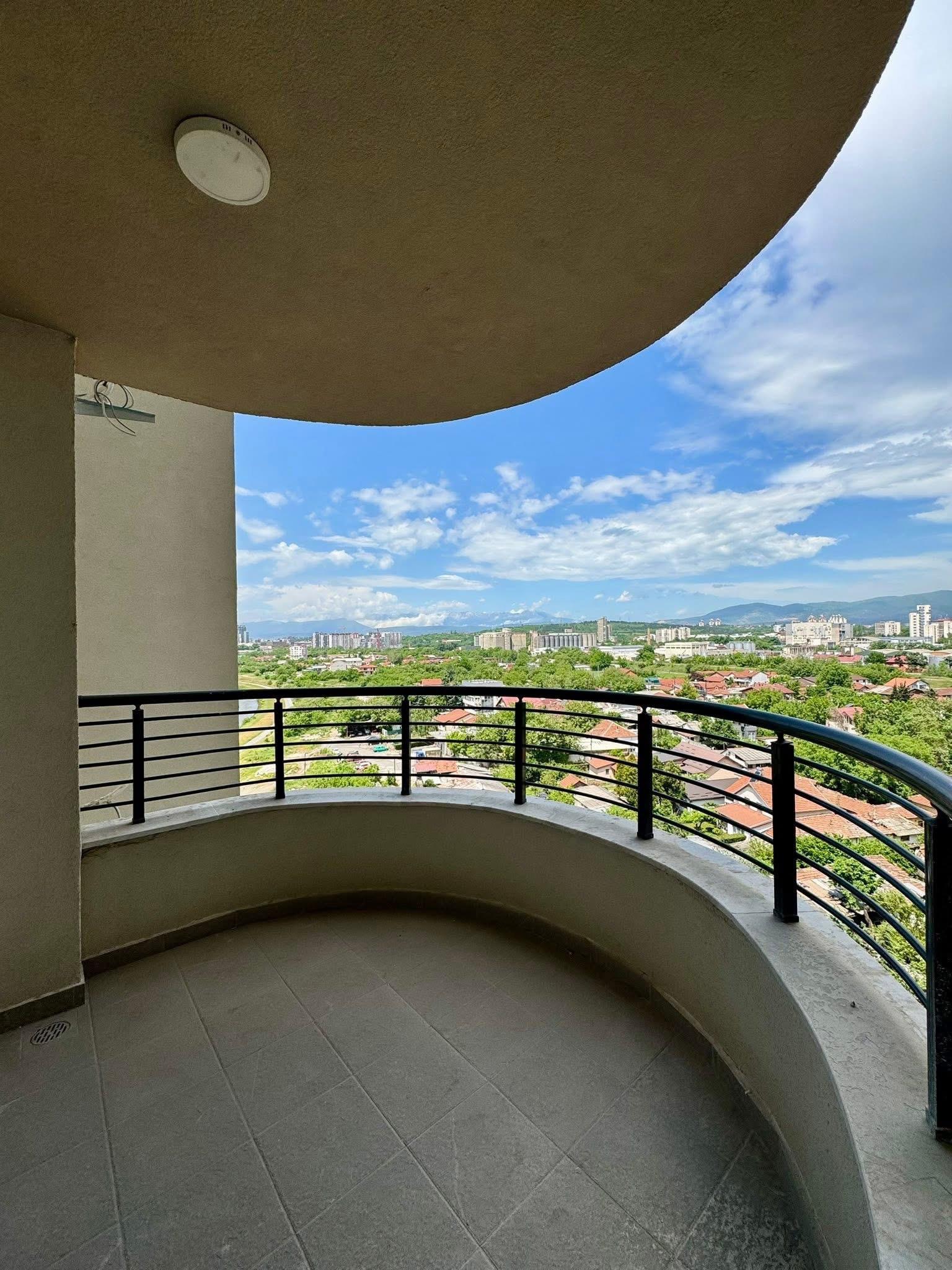 SAVIĆ IS SELLING AN APARTMENT IN KOSMOS