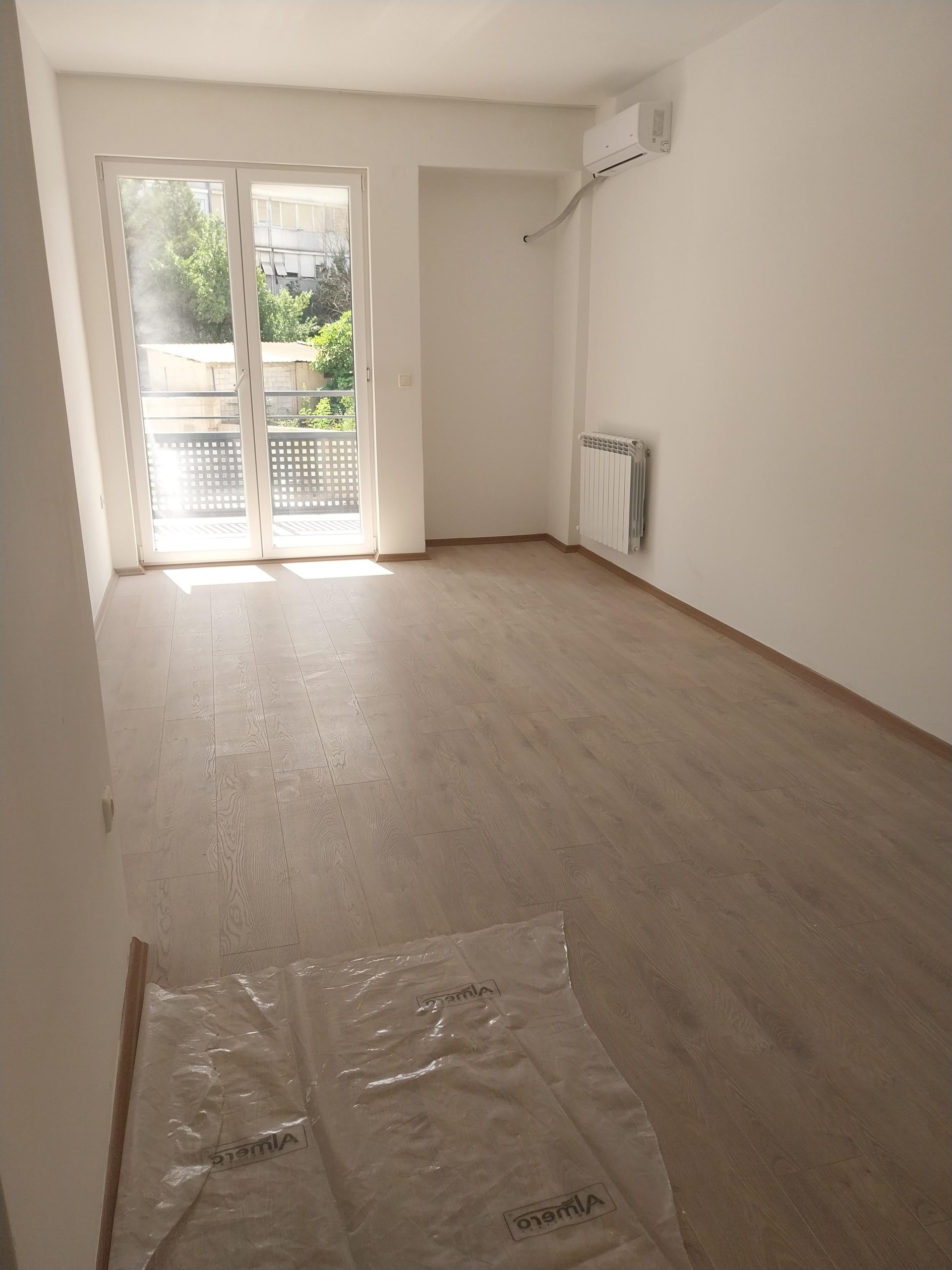 Se prodava nov stan 47 m2 vo n. Zelezara na pocetok