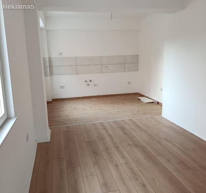 Stan vo Vlae 74m2 so 2 spalni parking novogradba