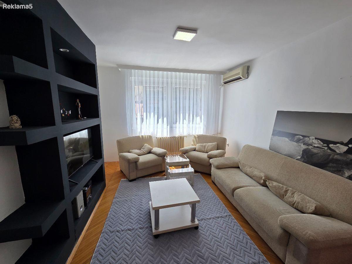 Se prodava stan 56m2 vo strog Centar