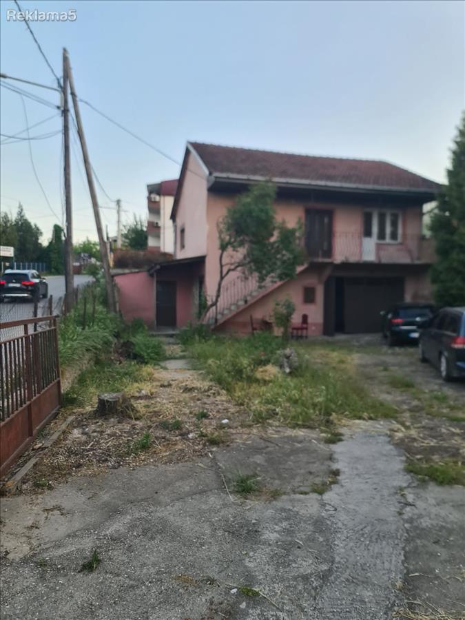 SAVIĆ IS SELLING A HOUSE IN PRIPOR