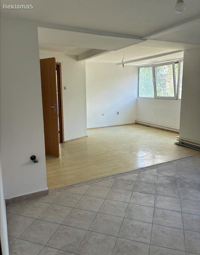 Se prodava deloven prostor 72m2 vo Aerodrom