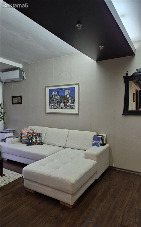 Se prodava stan 64m2 so dve spalni vo Karpos 1