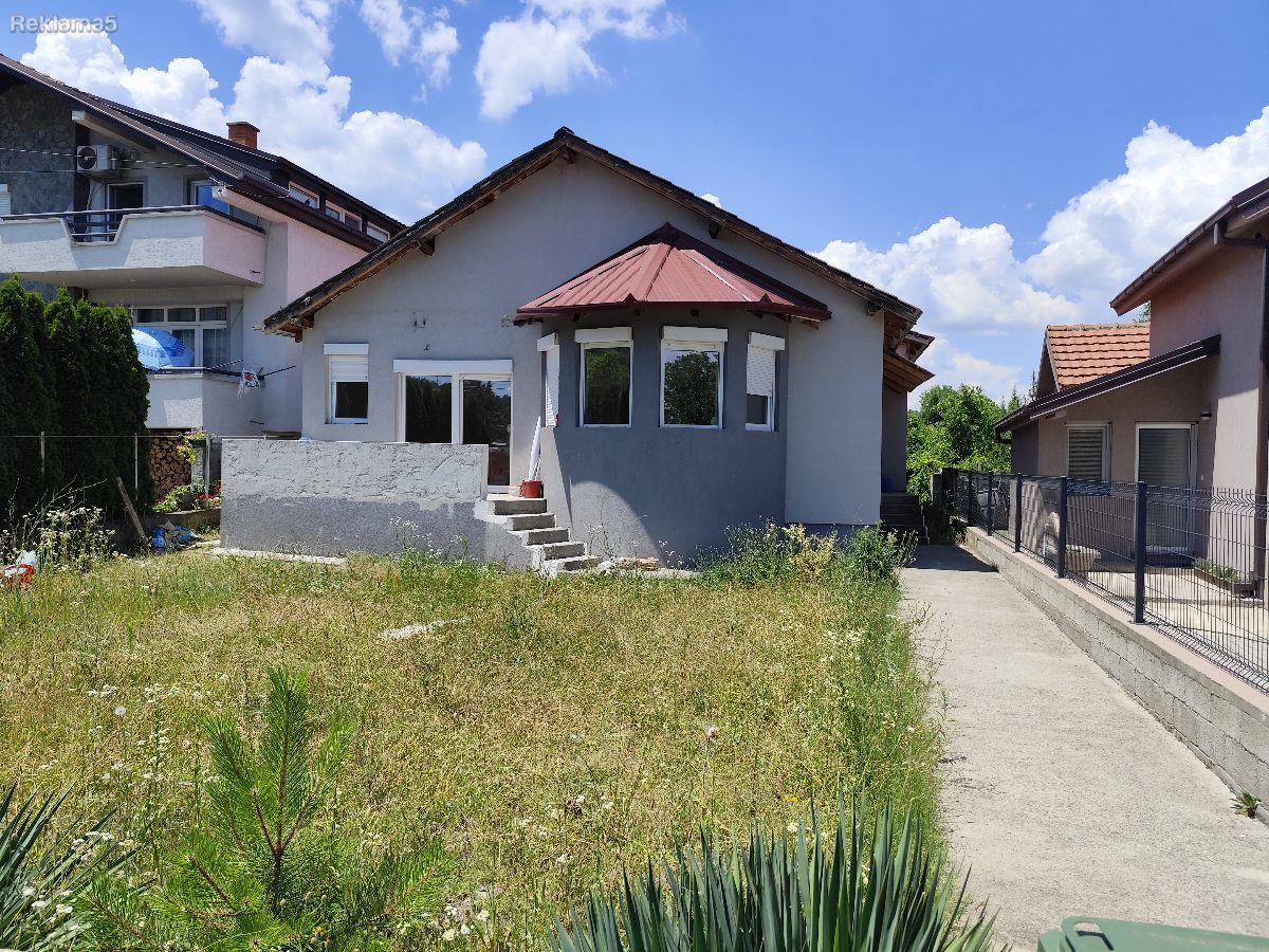 ****Prodavam kukja vo Pintia od 102m2****