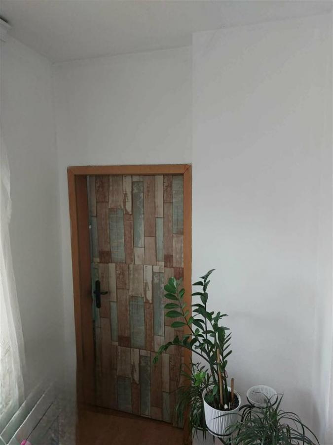 A 68m2 apartment is for sale in Autokomanda