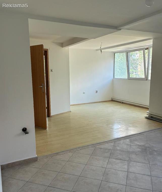 Business space for sale in Aerodrom 72m2