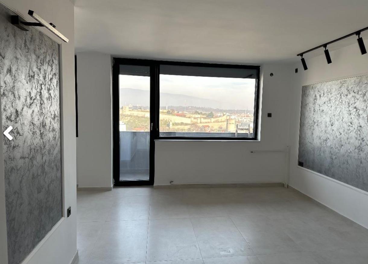 Stan vo Centar 92m2 so 2 spalni renoviran