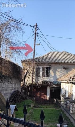 A house for reconstruction in Kisela Voda, 172m2, is for sale