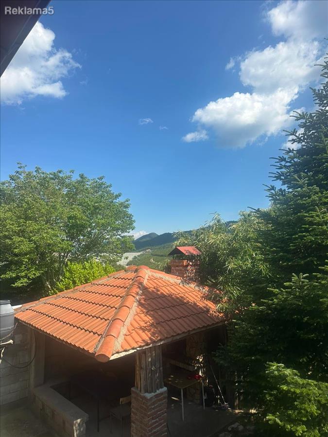 Se prodava vila vo Kojnsko