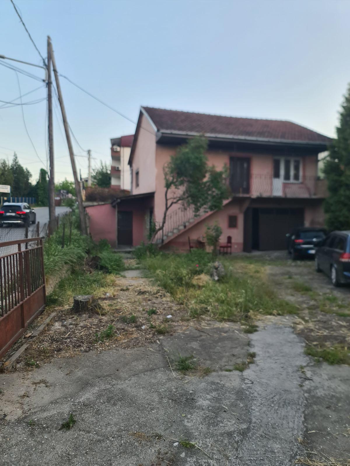 SAVIĆ IS SELLING A HOUSE IN PRIPOR