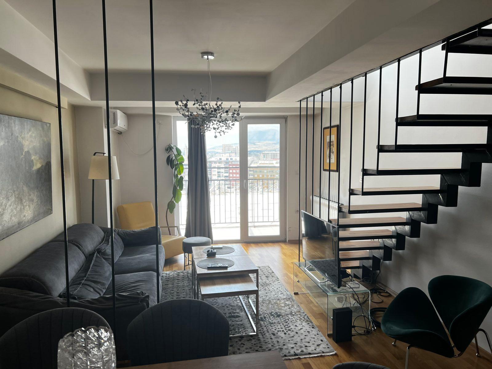 Se prodava stan dupleks 85m2 vo Taftalidze