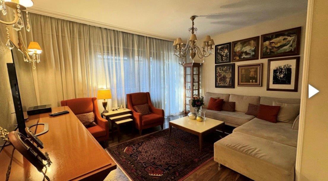 Renovated 79m² apartment for sale in Center - 2 parking spaces