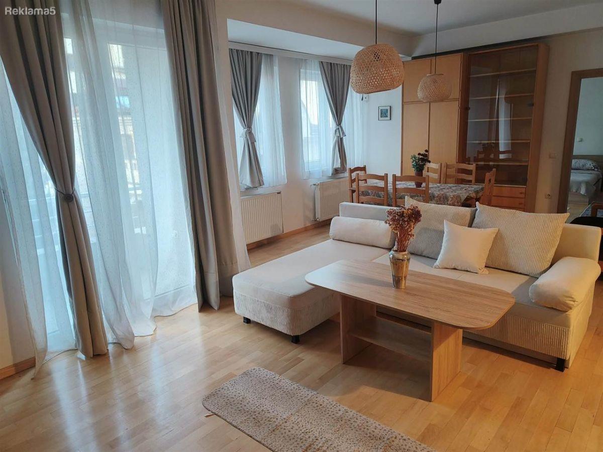 Se izdava stan Centar 75m2,2spalni,do vero jumbo