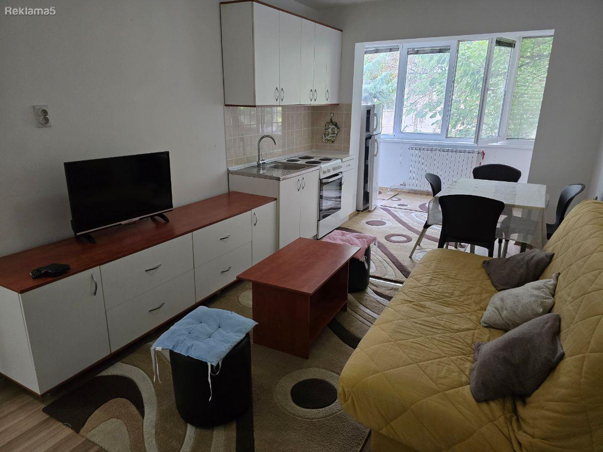 I am renting an apartment near the Military Hospital with a separate bedroom