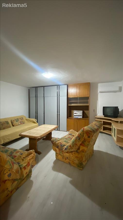 I am renting out an apartment in the very center of Shtip