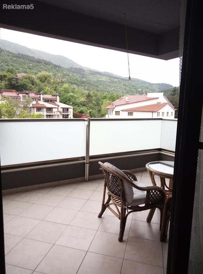 Izdavam Nov Dvosoben Stan 50 m2 Centar Vodno
